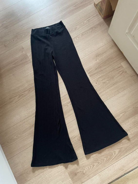 BERSHKA crne  zvonare  slika #1