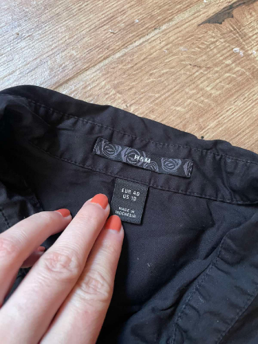 H&M crna košulja na preklop  thumbnail #4