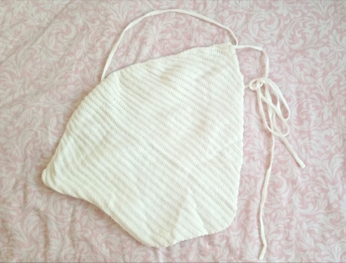 Top gola leđa