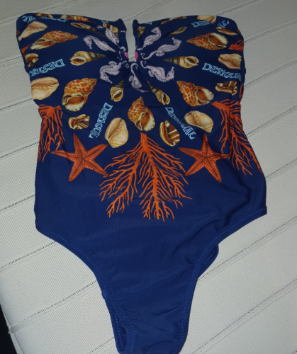 Desigual kupaci sa etiketom