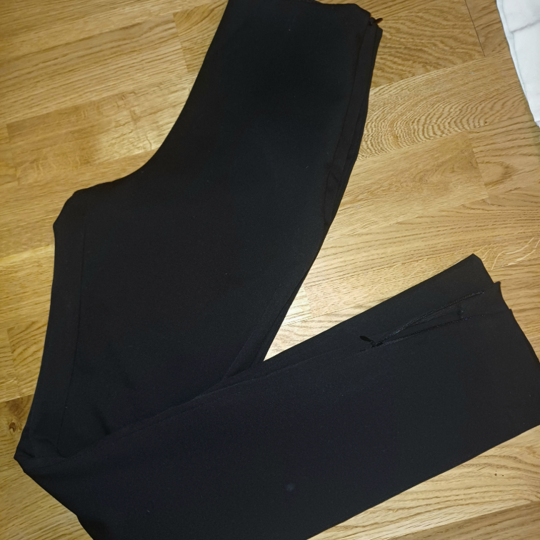 H&M pantaline sa prorezima slika #2