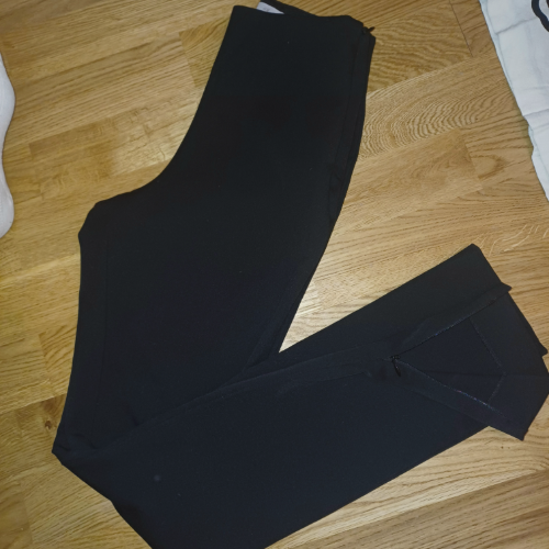 H&M pantaline sa prorezima