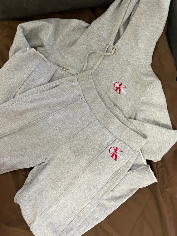 Calvin Klein trenerka slika #1