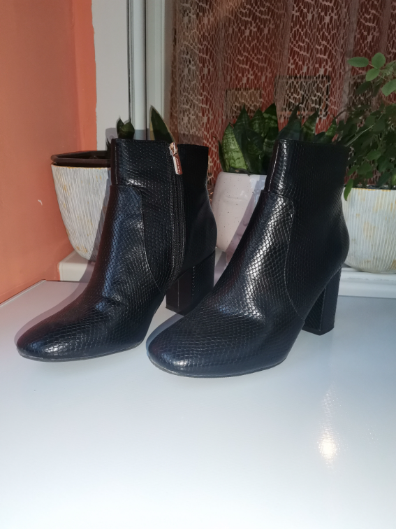 Čizme na štiklu slika #1