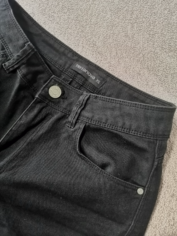 Crni šorts slika #1