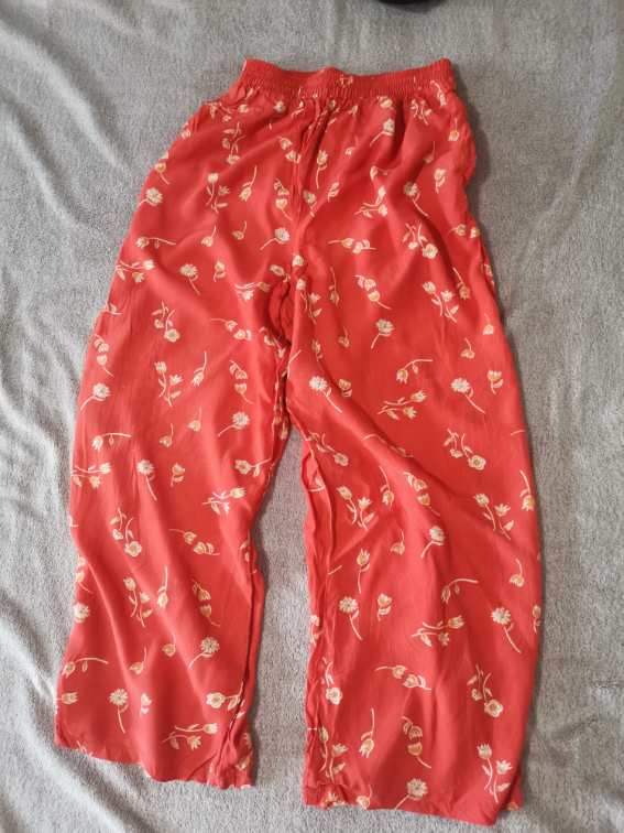 Lepršave pantalone slika #1