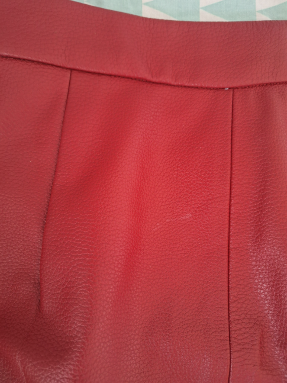 Bershka crvena suknja od vestacke koze slika #4