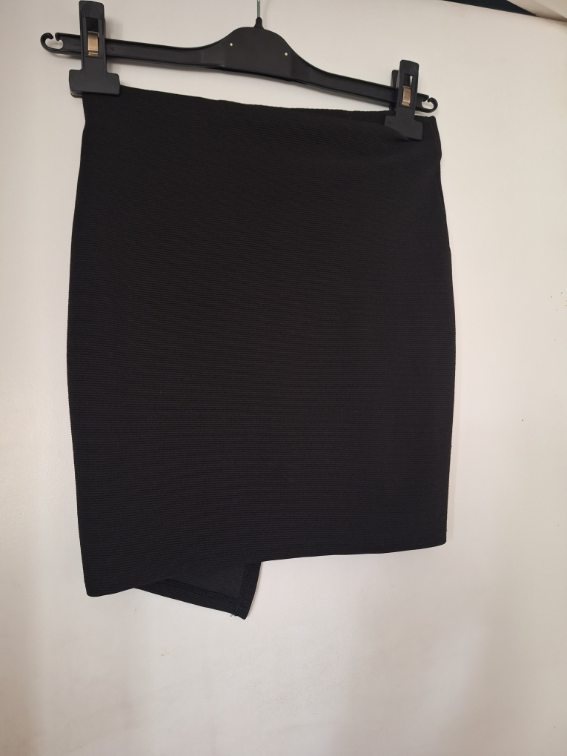 Bershka mini uska suknja slika #1