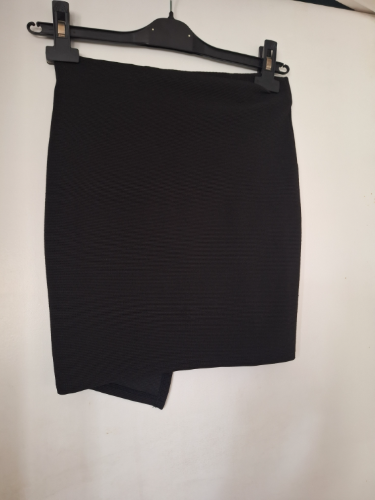 Bershka mini uska suknja