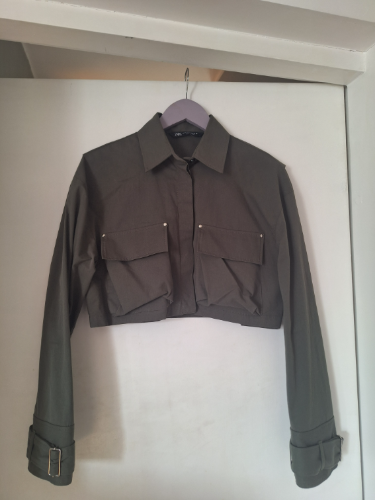 Zara maslinasta crop kosulja