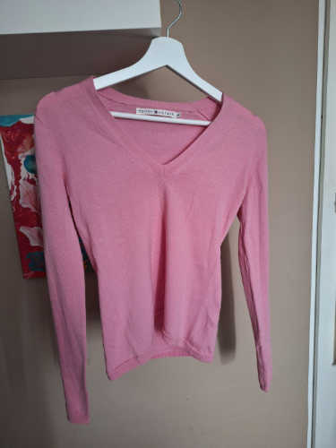 Tommy Hilfiger pink dzemperic od merino vune