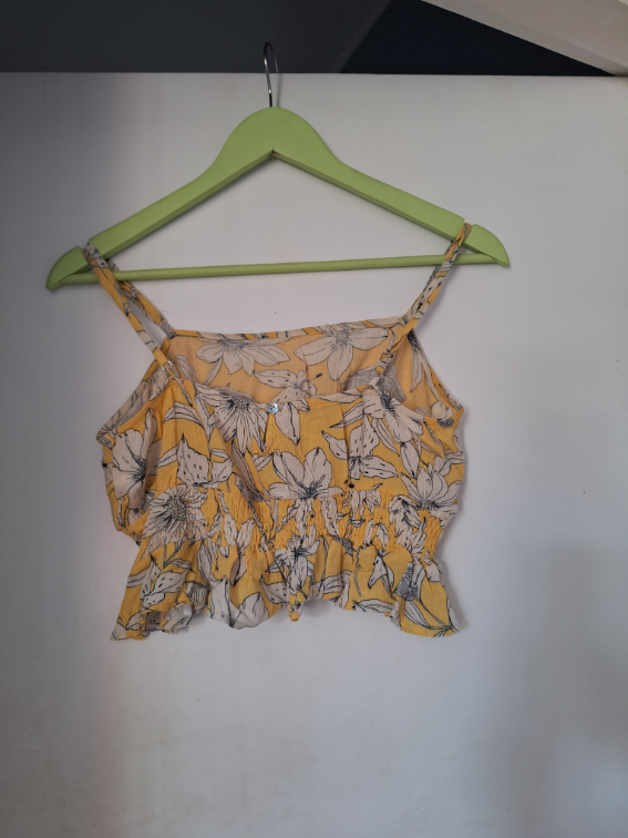 Pull&bear cvetni zuti crop top slika #2