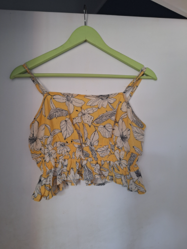 Pull&bear cvetni zuti crop top