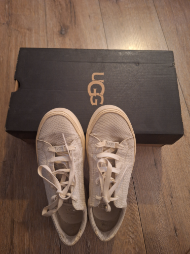 Ugg bele patike