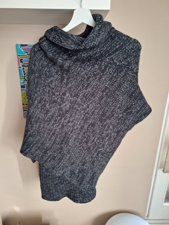 DKNY dzemper ponco slika #4