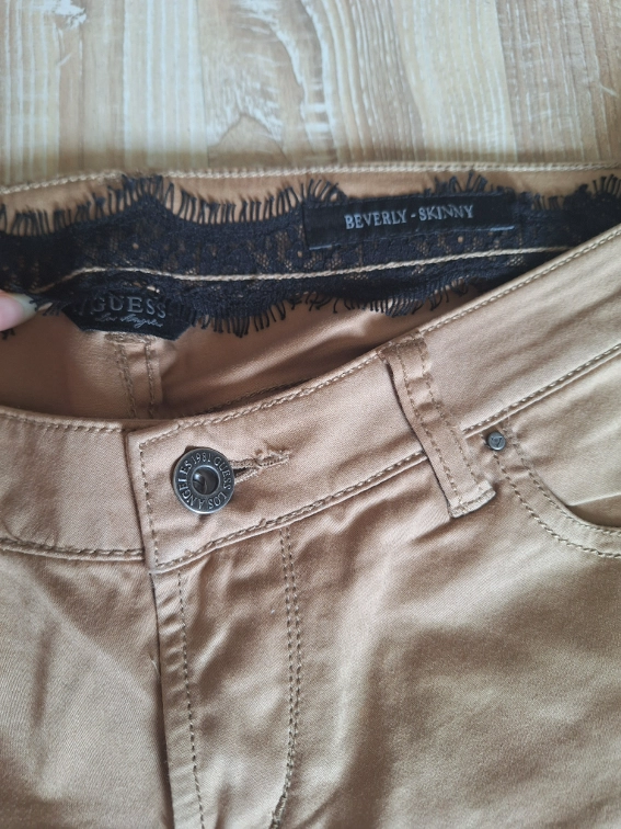 Guess bež pantalone slika #2
