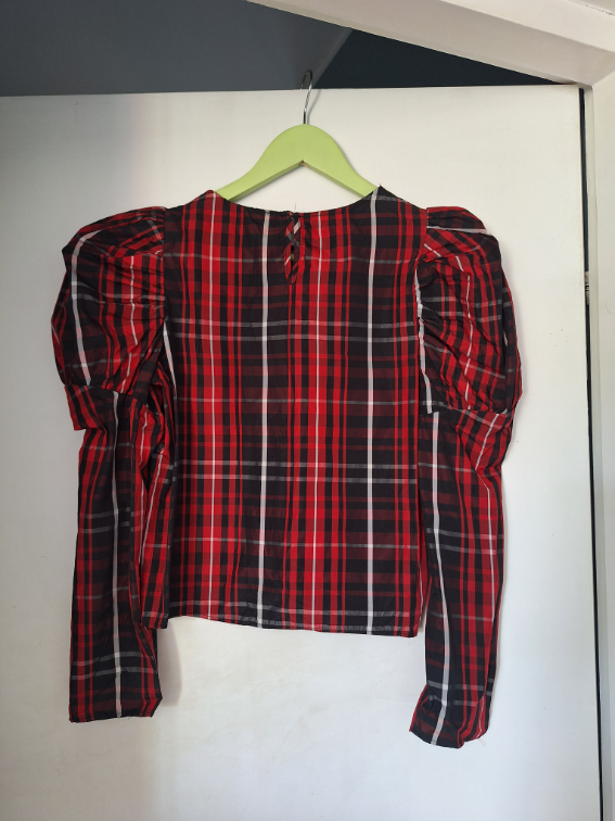 Zara karirana bluza sa puf rukavima slika #4