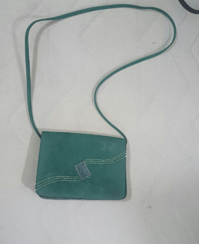 Vintage zelena torbica od antilopa sa metalnom Pry