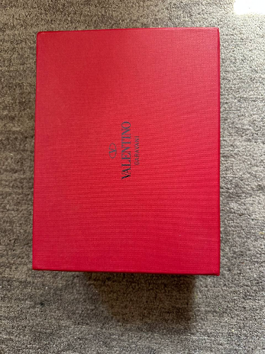 Valentino garavani kutija 