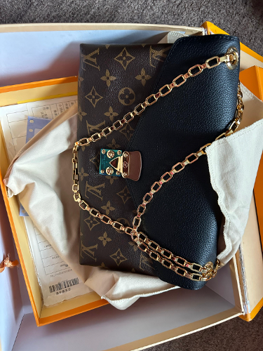 LV pallas chainbag