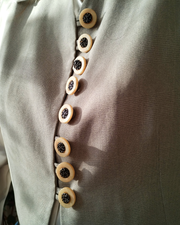 Vintage prsluk sa dugmićima slika #4