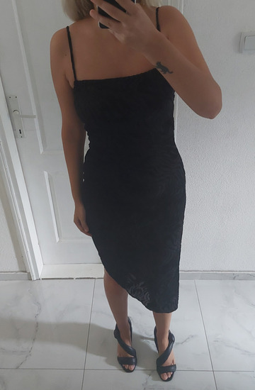 Bershka crna haljina otvorenih ledja slika #3