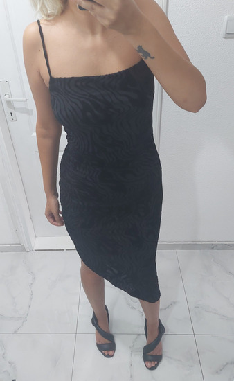 Bershka crna haljina otvorenih ledja slika #4