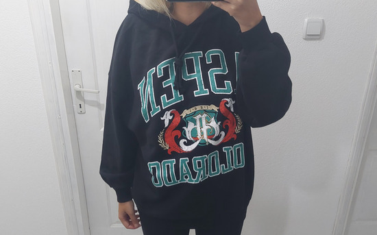 Bershka duks S / M slika #1