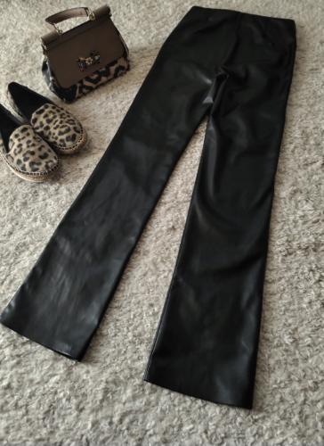 ZARA kožne pantalone ☆ Vel XS ☆ Polyuretan
