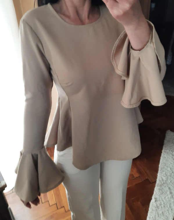 Bluza sa leprsavim rukavima u puder boji  slika #2