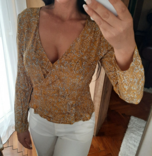 H&M pastelna cvetna bluza 