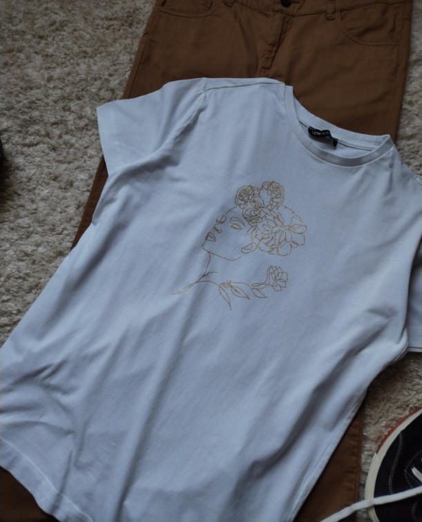 Bela majica sa likom ☆Vel 38/40☆100% Pamuk ☆ slika #2