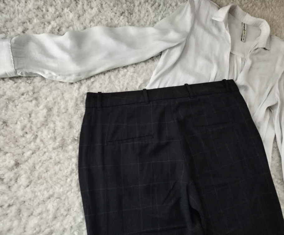 MANGO pantalone sa kosim džepovima na kockice slika #3