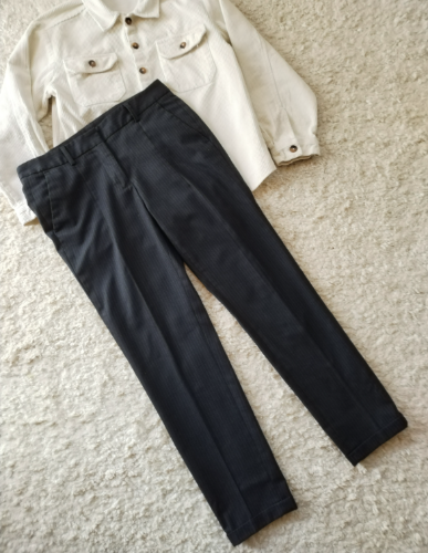 ZARA na crtu sa prugicama pantalone