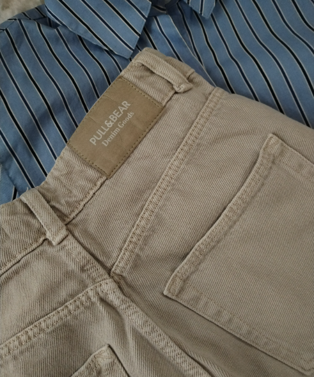PULL & BEAR visoki struk zvonaste farmerke slika #2
