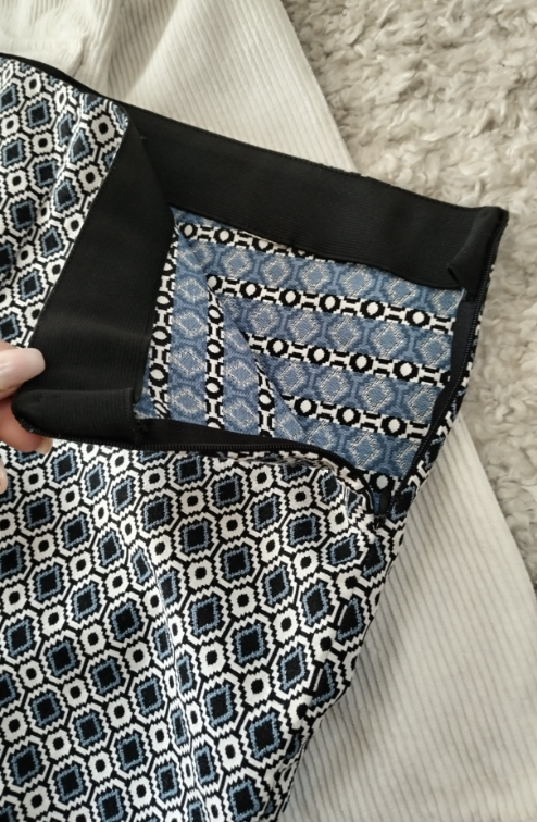 ZARA uske pantalone sa printom slika #2