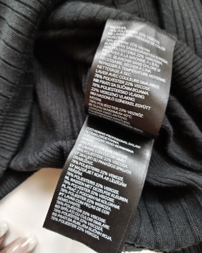 H&M rebrasta polurolka kratka thumbnail #2