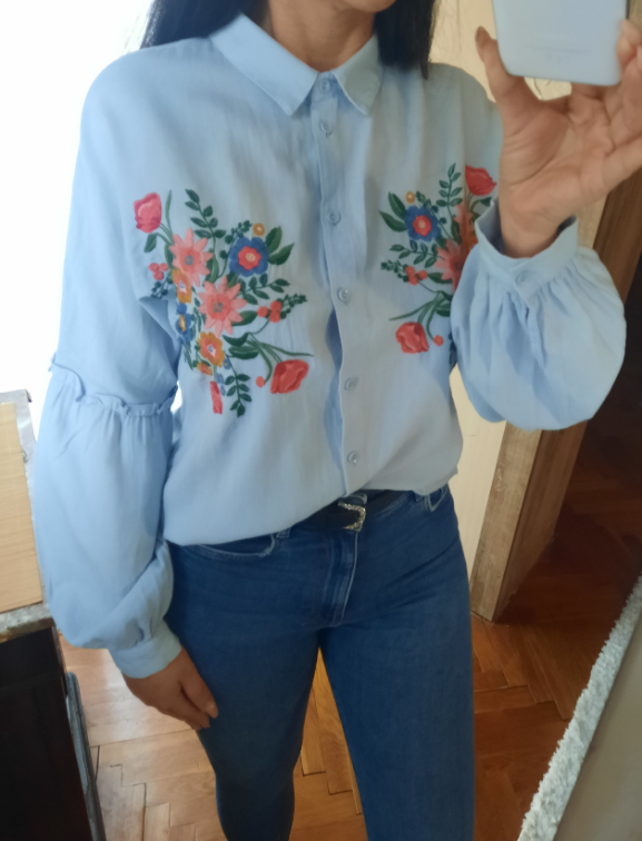 Svetlo plava kosulja sa vezom i boho rukavima slika #3