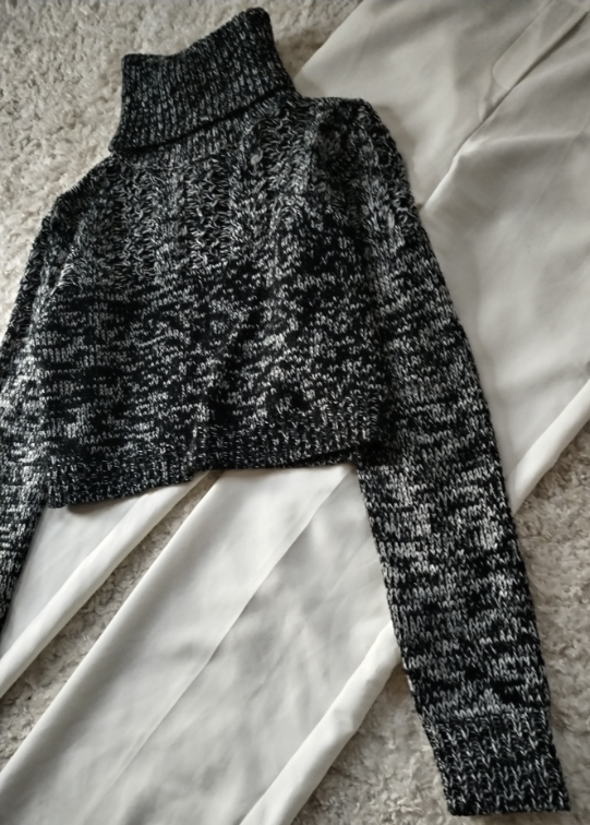 Crop rolka sivo crna slika #2
