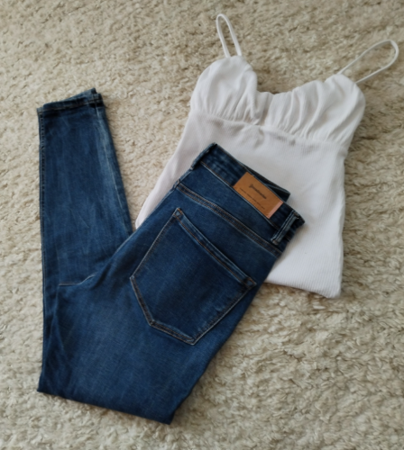 STRADIVARIUS 🎼 visoki struk farmerke ☆ 40/L ☆