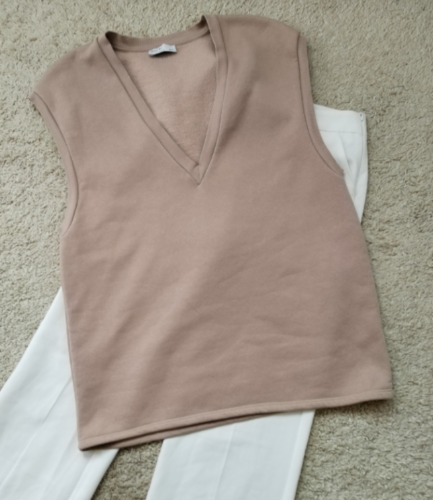 BERSHKA duks prsluk oversized u puder boji 