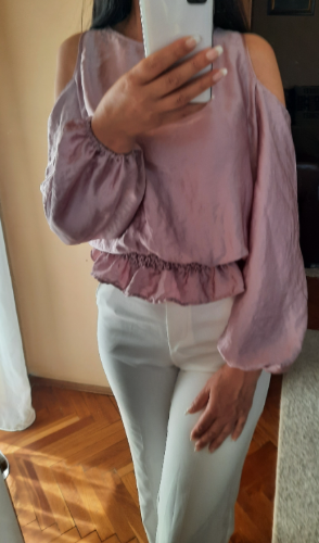 BERSHKA bluza sa otvorenim ramenima
