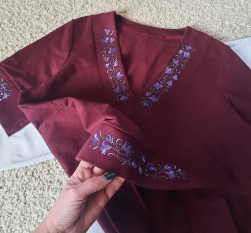 Deblja bluza duks sa vezom oversized