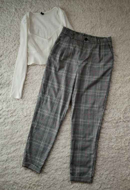 Sive pantalone na linije u boji prelepe  slika #2