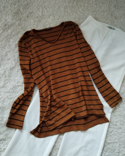 Knit sweaters bluza braon sa prugama thumbnail #2