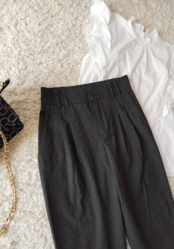 ZARA ☆ pantalone sa faltama ☆ Vel XS ☆
