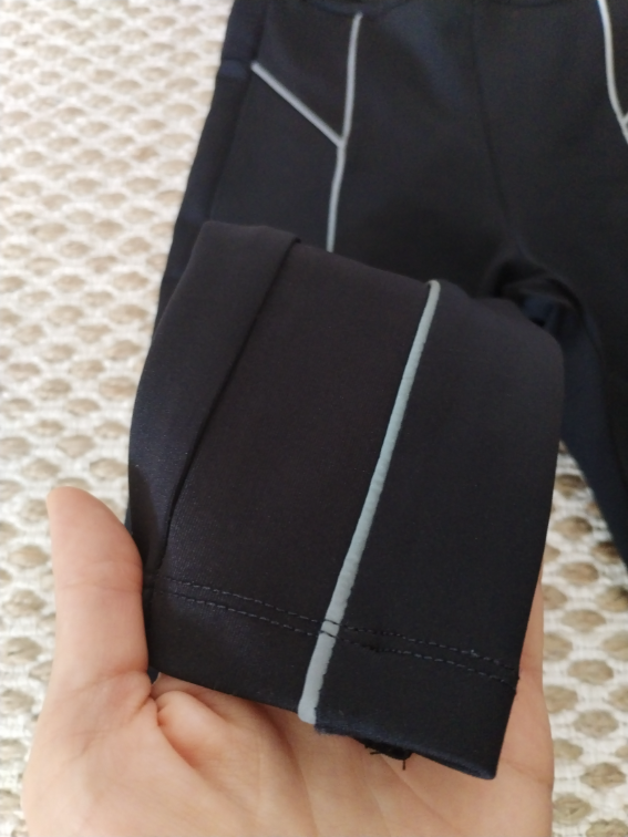 Bershka helanke sa fluorescentnim linijama slika #3