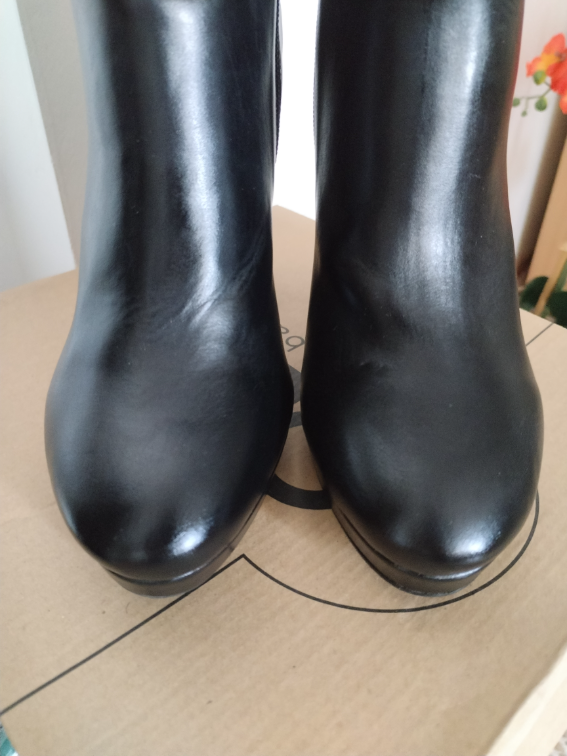 H&M vrh poluduboke čizmice slika #3