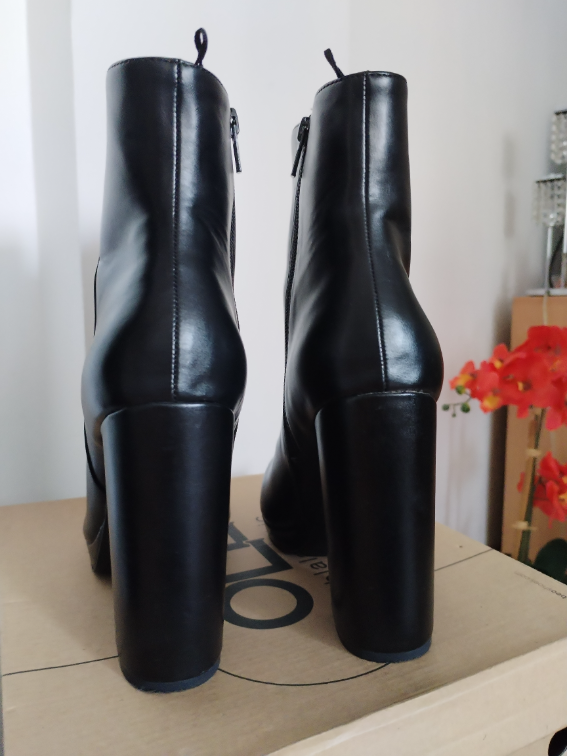 H&M vrh poluduboke čizmice slika #4