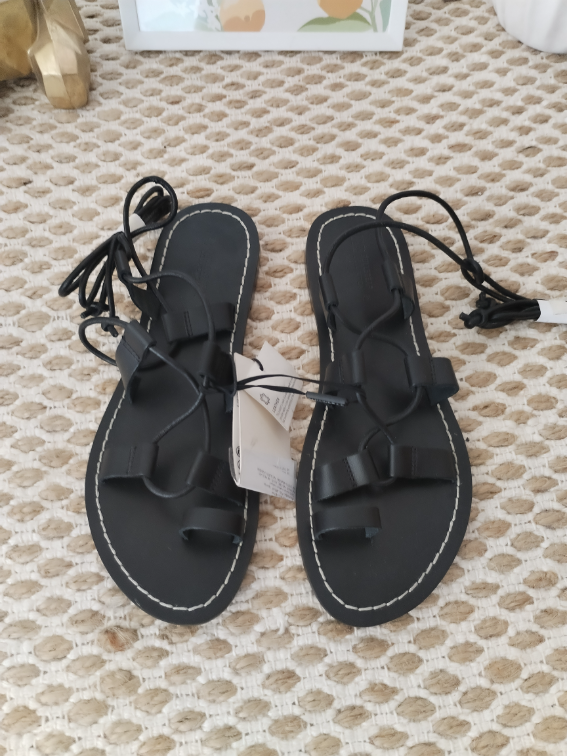 Kožne nove Pull and Bear sandale slika #2